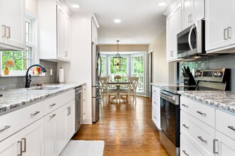 2205 Bell Tavern Ct in Louisville, KY - Building Photo - Building Photo