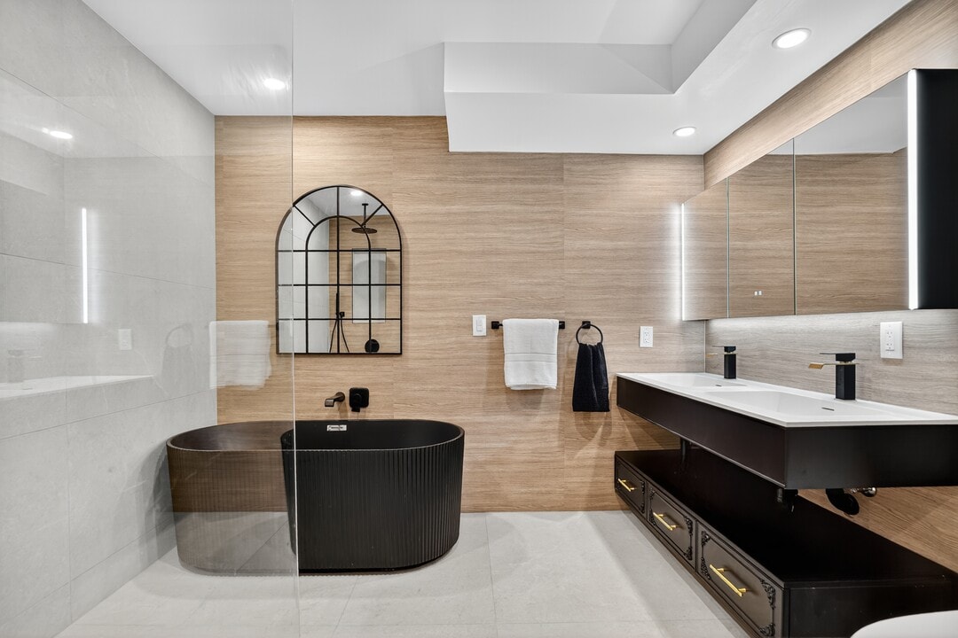 8541 Alcott St, Unit 2nd floor in Los Angeles, CA - Building Photo