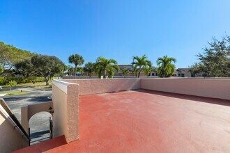 6670 Villa Sonrisa Dr in Boca Raton, FL - Building Photo - Building Photo