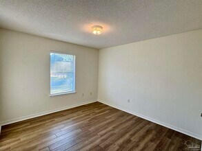 3745 Manhattan Ct in Gulf Breeze, FL - Building Photo - Building Photo