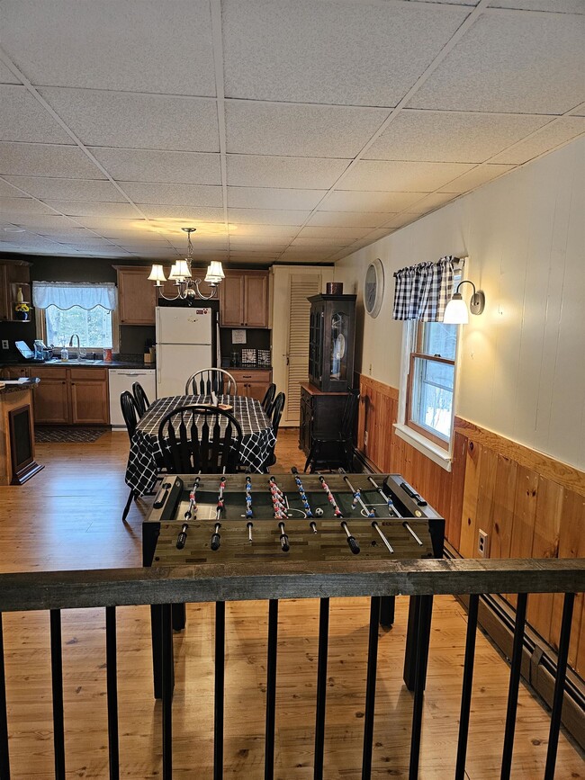 30 Middle Shore Dr in Madison, NH - Foto de edificio - Building Photo