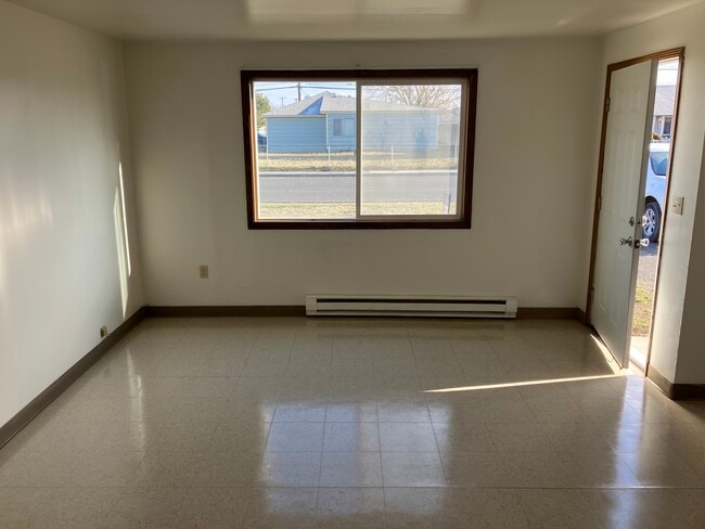 1203 Larson Blvd in Moses Lake, WA - Building Photo - Building Photo