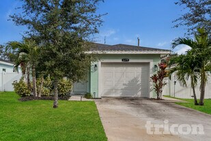 6379 29th St N in St. Petersburg, FL - Building Photo