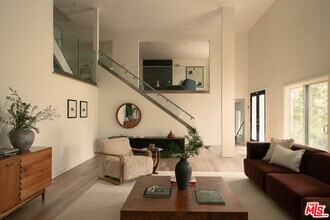 3763 Prestwick Dr in Los Angeles, CA - Building Photo - Building Photo