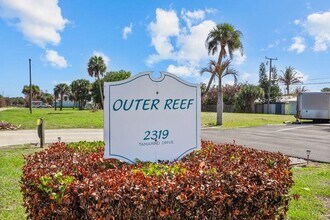 2319 Tamarind Dr in Fort Pierce, FL - Building Photo - Building Photo