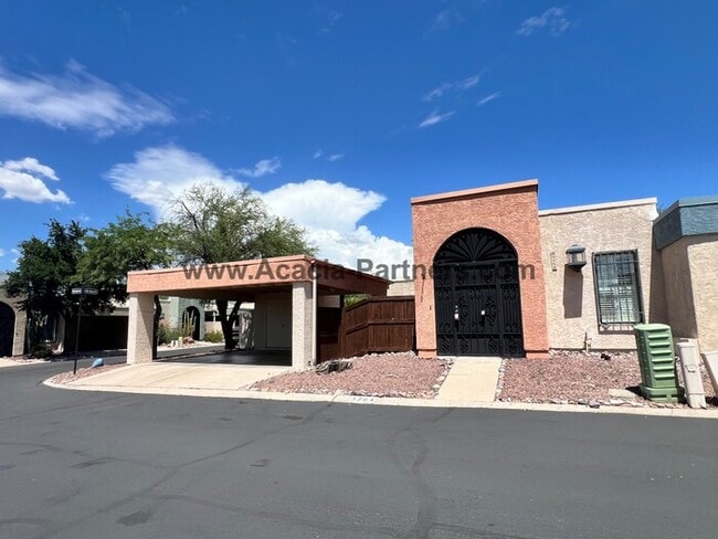 3264 N Little Horse Dr in Tucson, AZ - Building Photo - Building Photo
