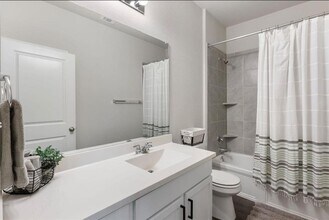 10805 Dimitrios Dr in Austin, TX - Building Photo - Building Photo