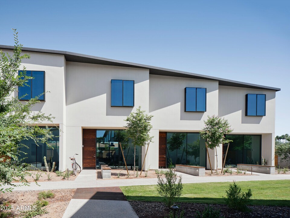 6115 E Hollyhock St in Phoenix, AZ - Building Photo