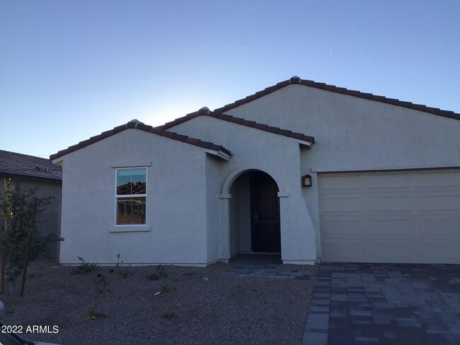 property at 691 S Silvercreek Pl