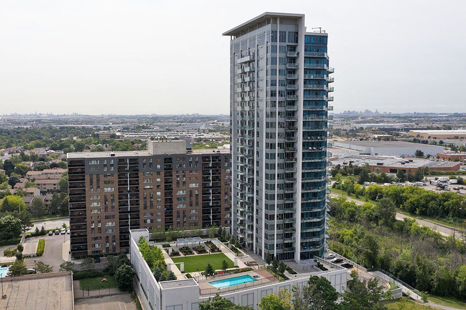 188 CityView Apartments in Brampton, ON - Building Photo