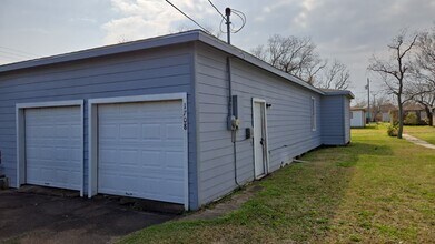 1708 W 5th St in Freeport, TX - Building Photo - Building Photo