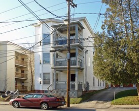 93 Shawmut St in Lewiston, ME - Foto de edificio - Building Photo