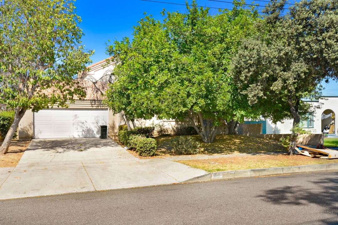 317 E Puente St-Unit -Unit 1 in Covina, CA - Foto de edificio