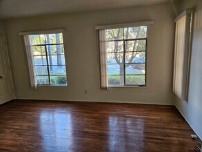 1237 N Brand Blvd, Unit #1 in Glendale, CA - Foto de edificio - Building Photo
