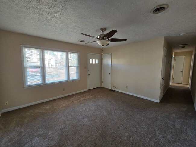 6615 Keeler Dr in Fayetteville, NC - Building Photo - Building Photo