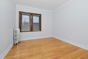 7953-59 S Saint Lawrence Ave in Chicago, IL - Building Photo - Interior Photo