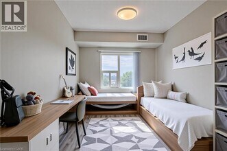 595 Strasburg Rd in Kitchener, ON - Building Photo - Building Photo