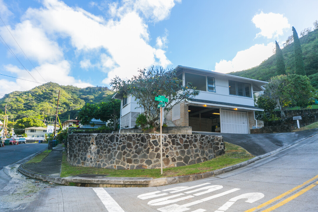 2408 Yvonne Pl in Honolulu, HI - Foto de edificio