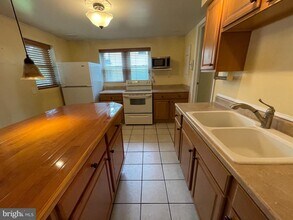 2412 Poplar Rd in Essex, MD - Building Photo - Building Photo