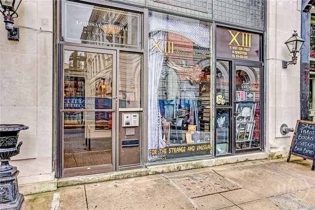 property at 9 W York St