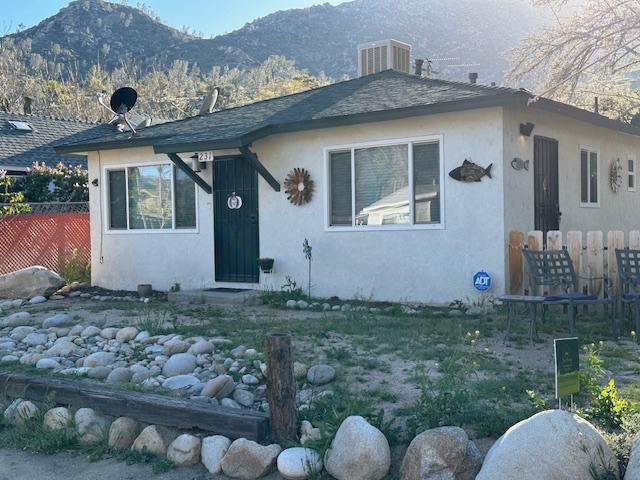 231 Big Blue Rd in Kernville, CA - Building Photo