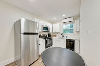 2302 Leon St in Austin, TX - Building Photo - Building Photo