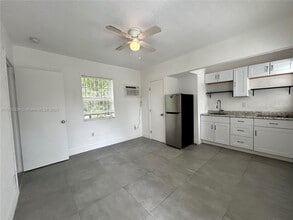 601 NW 90th St in El Portal, FL - Building Photo - Building Photo