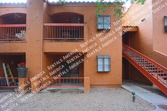 747 S Ext Rd, Unit 112 in Mesa, AZ - Foto de edificio - Building Photo