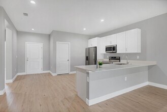 8514 Dinnano St in Port Charlotte, FL - Building Photo - Building Photo