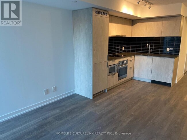 60-760 Shuter St in Toronto, ON - Building Photo - Building Photo