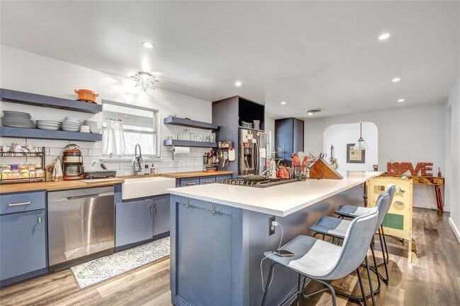 property at 5209 Kings Hwy