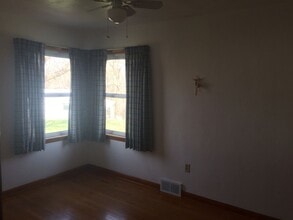 1358 Pottery Rd in Washington, MO - Building Photo - Building Photo