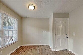 3919 Valley Brook Rd in Snellville, GA - Building Photo - Building Photo