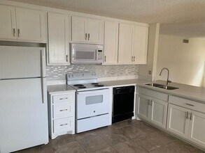 109 Shannon Unit B Cir in Del Rio, TX - Building Photo - Building Photo