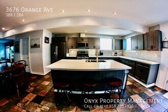 3676 Orange Ave in San Diego, CA - Building Photo - Building Photo