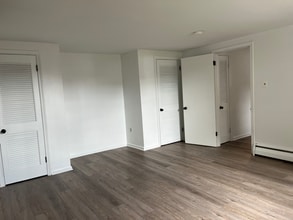 300 Rutledge Ave in Folsom, PA - Building Photo - Building Photo