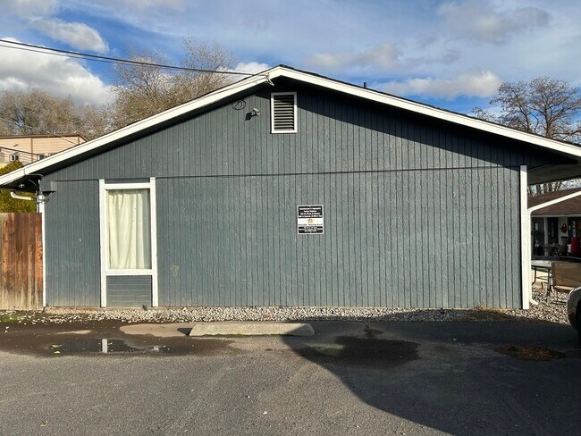 3013 N Hogan St, Unit C in Spokane, WA - Building Photo - Building Photo