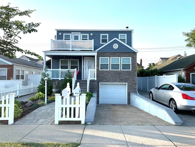 property at 521 W Park Ave