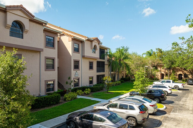 Fountain Springs in Plantation, FL - Building Photo - Building Photo