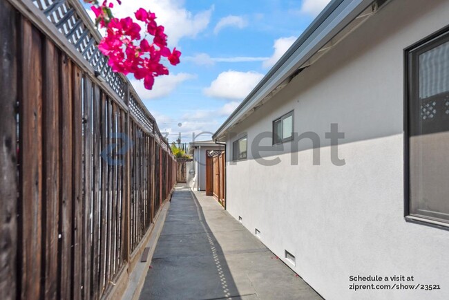 881 Kenneth Ave in Campbell, CA - Building Photo - Building Photo