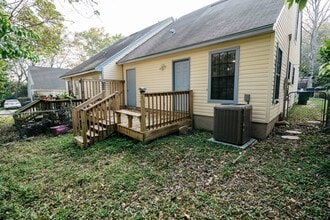 729 Gold Nugget Trail in Tallahassee, FL - Foto de edificio - Building Photo