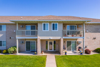 Elm Grove in Little Chute, WI - Foto de edificio - Building Photo