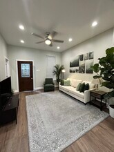 720 N Throop St in Chicago, IL - Building Photo - Building Photo