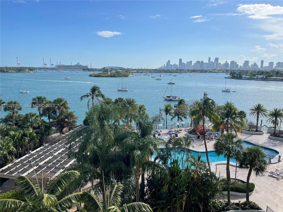 2654 SW 25th Ter in Miami, FL - Building Photo