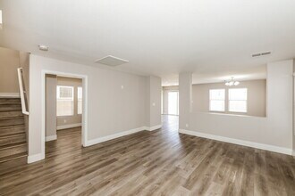 7450 Easingwold Dr in Las Vegas, NV - Foto de edificio - Building Photo