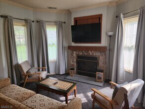 2-13 Maple Cres in Vernon, NJ - Building Photo - Building Photo