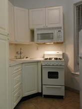 440 E 77th St in New York, NY - Building Photo - Interior Photo