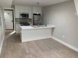 152 Trenton St, Unit 1 Apartamentos