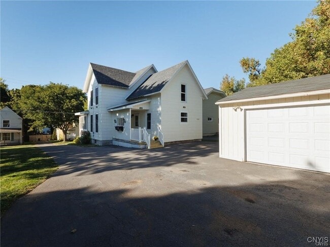 435 S Hamilton St in Watertown, NY - Building Photo - Building Photo