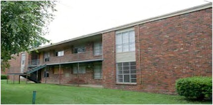 Watkins Manor in Memphis, TN - Building Photo - Building Photo